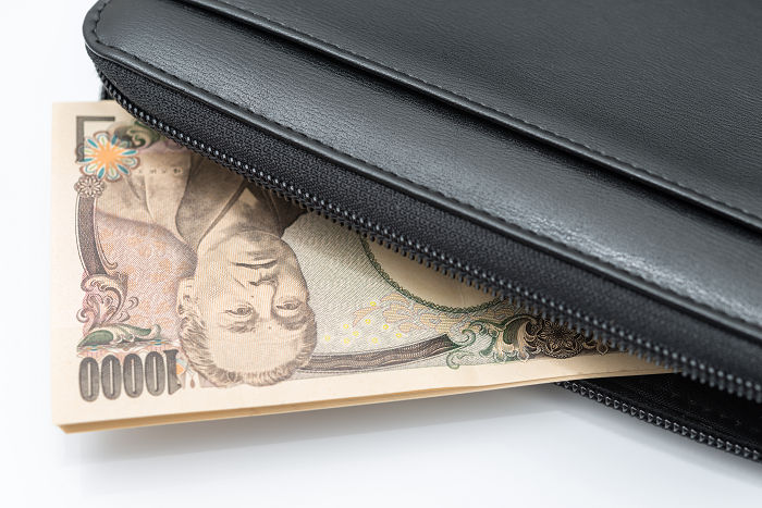 就職活動用のリクルートスーツはどこで買う 値段や手入れは 内定者100人に17年夏アンケート