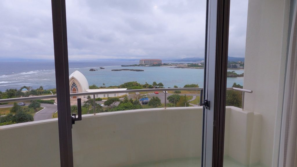 窓の外に広がる景色
