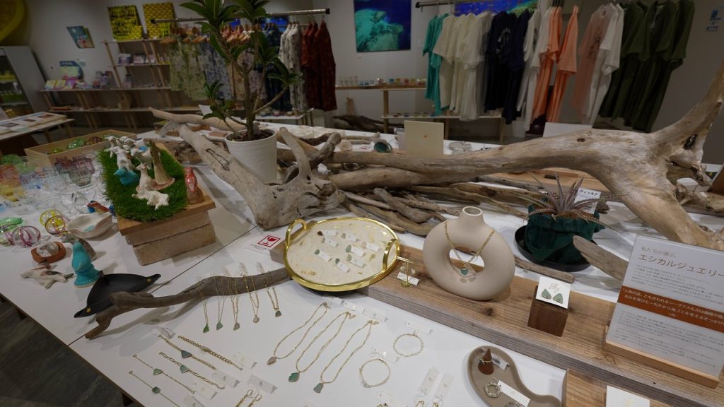 作家さんの作品の展示