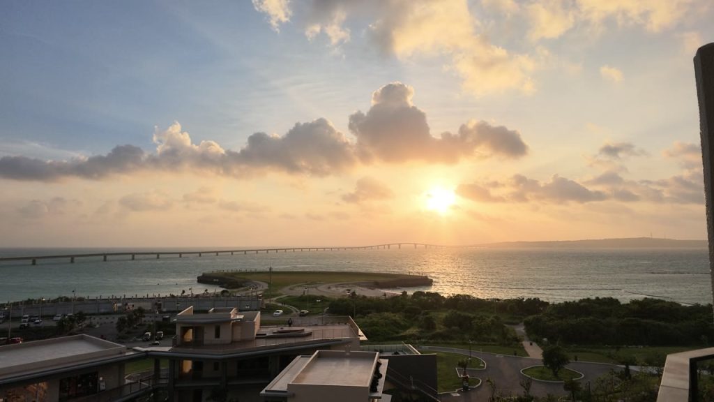 客室バルコニーから見たサンセット