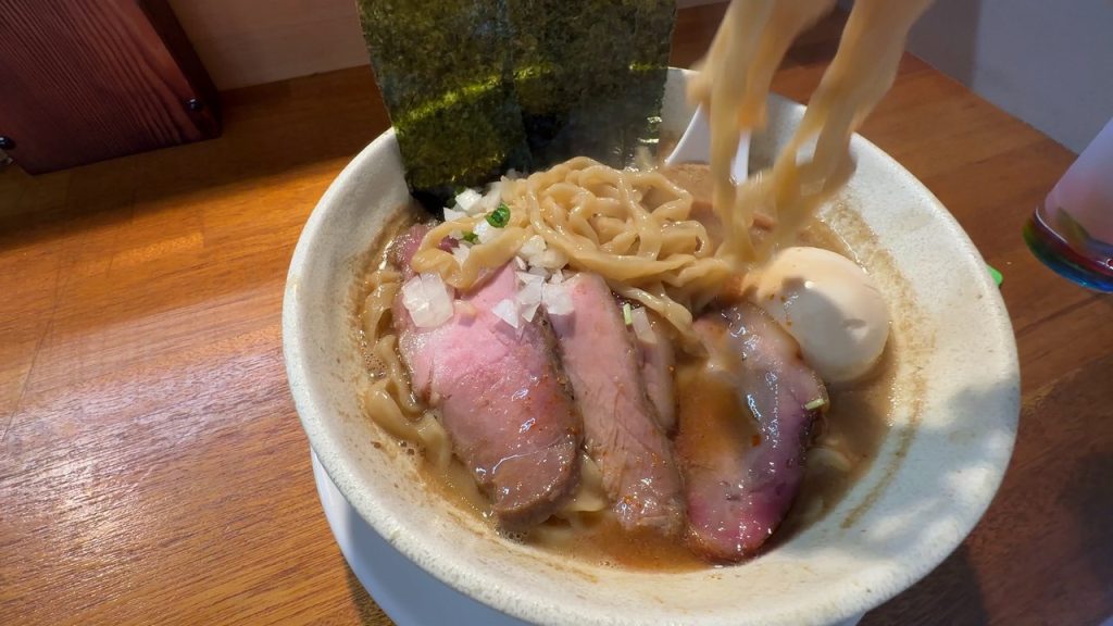 まるつストアのこってり醤油ラーメン