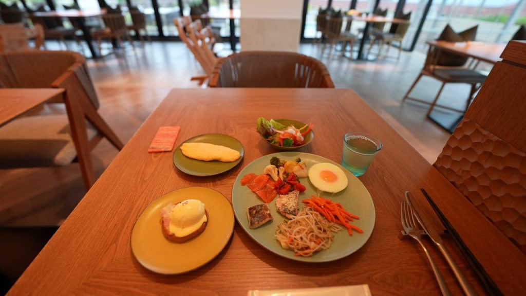 朝食のプレート