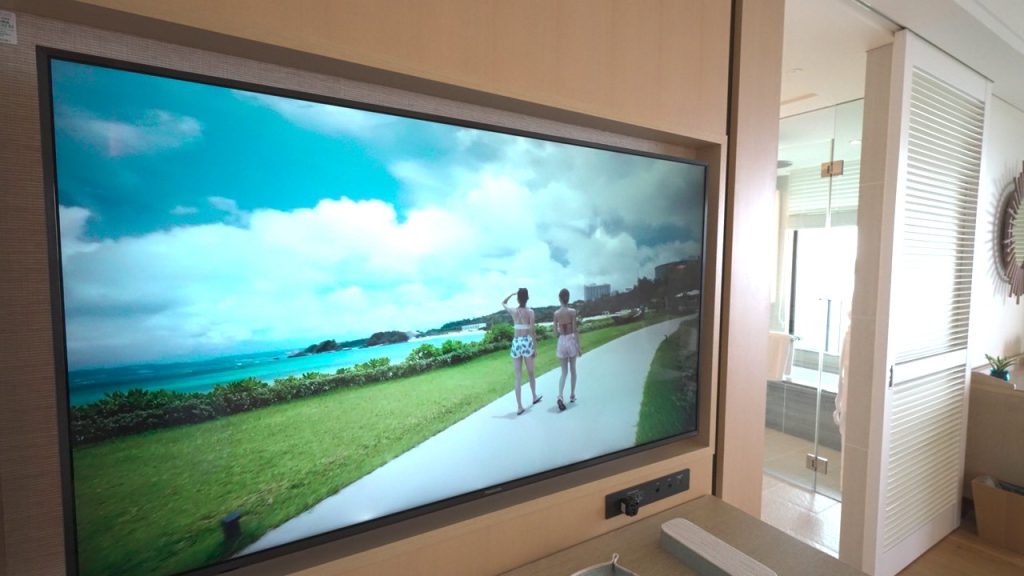 大きなテレビ