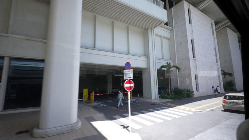 ホテルのエントランス