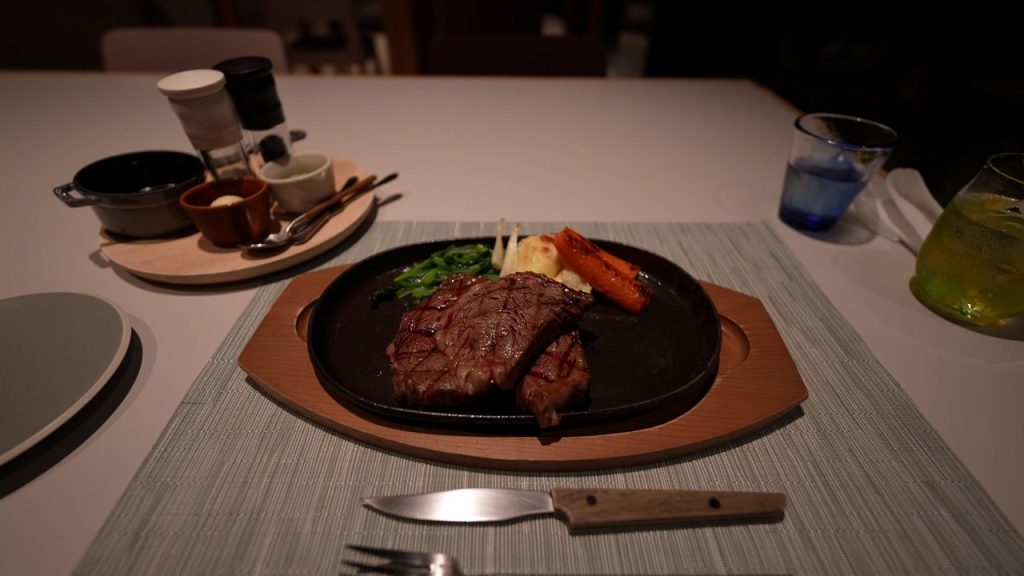 リブロースステーキ300g