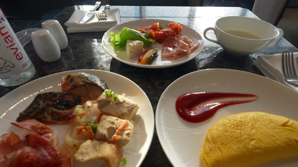 朝食