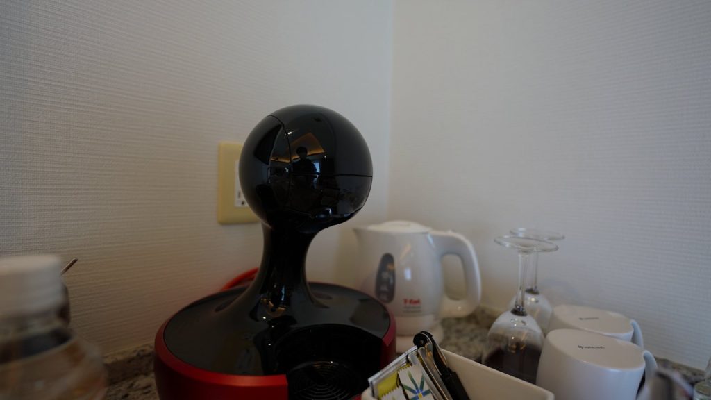 キッチンのグラスや電気ポット