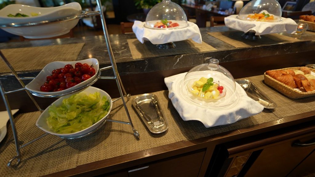 ラウンジの朝の軽食
