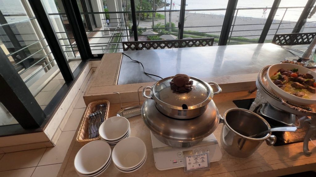 コラーロの夕食ビュッフェ