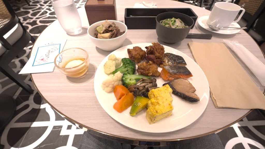 ビュッフェダイニングの朝食