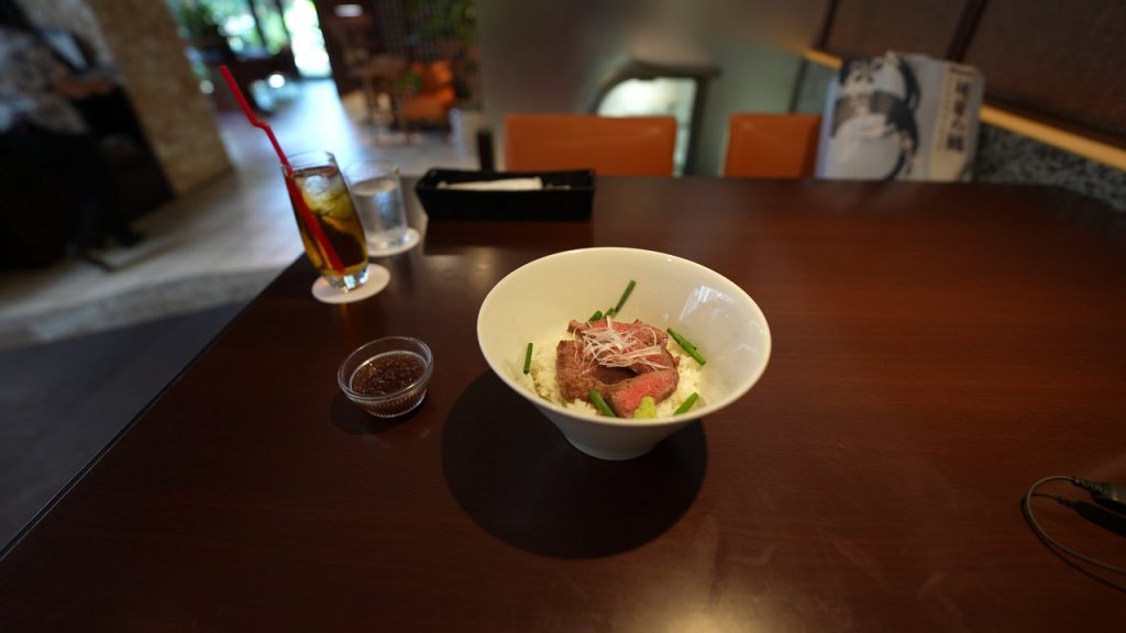 黒毛和牛のステーキ丼