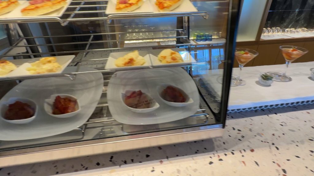 ラウンジのスイーツ