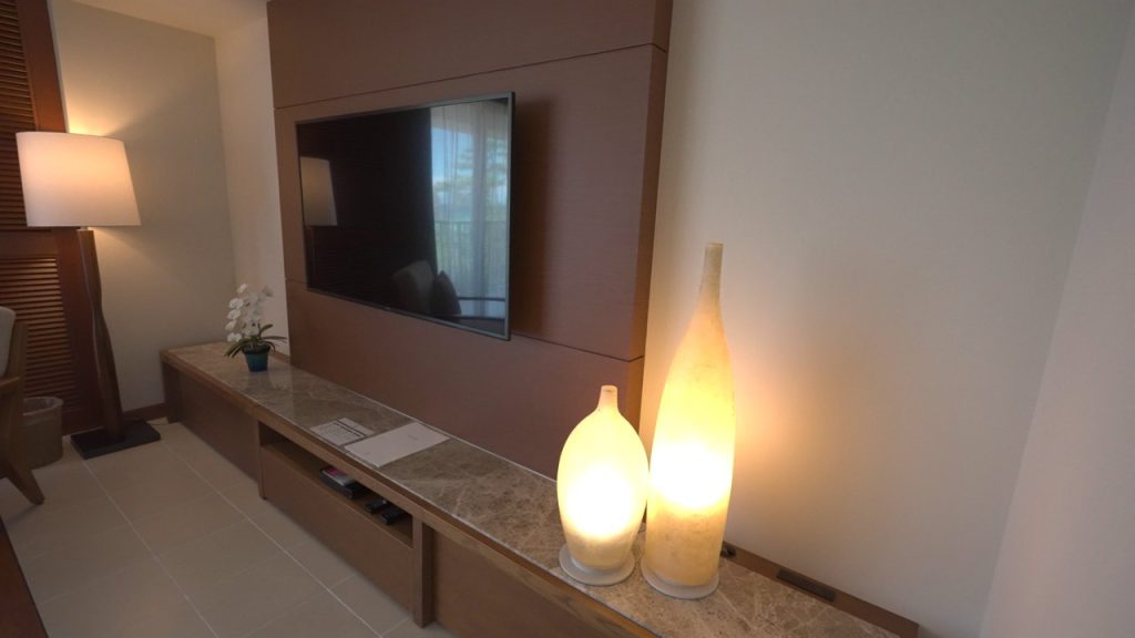 テレビとライト